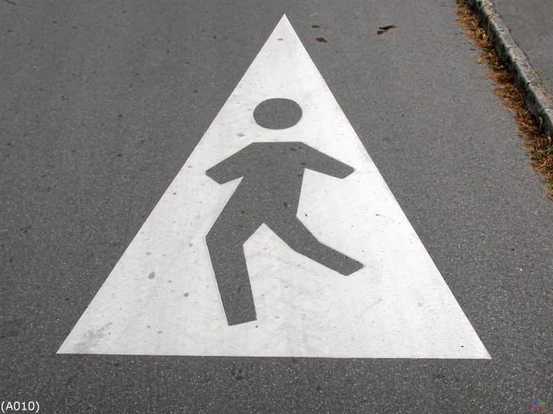 Abseits 010.jpg - Für eine klare Vorstellung der Folgen. Zu sehen in Österreich.